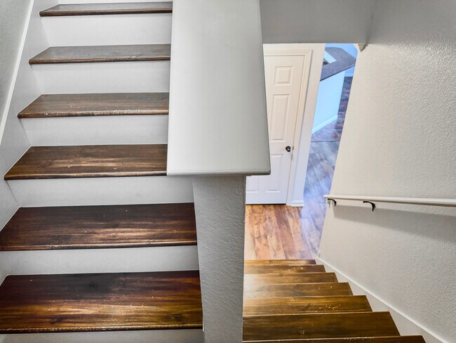 Building Photo - 36 Talladega Loop