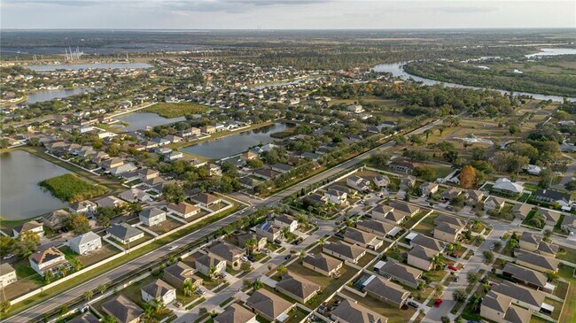 Building Photo - 304 Cascade Bend Dr