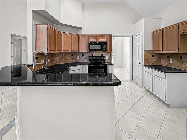 Building Photo - 605 Pheasant Knoll