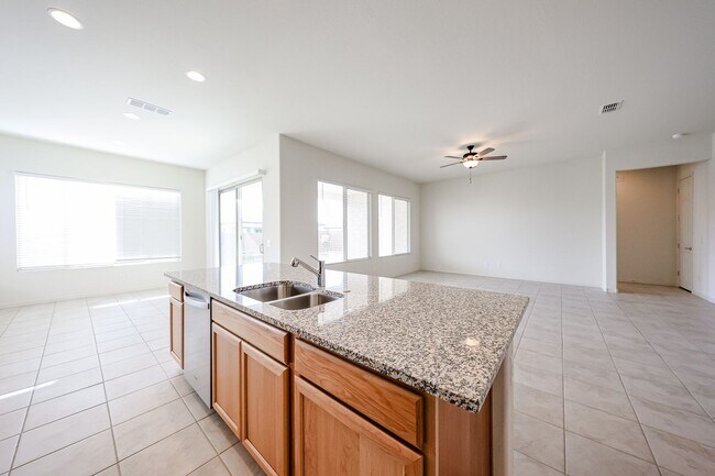Building Photo - 4 Bedroom Home in Asante Community