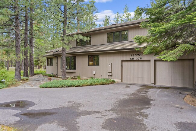 Building Photo - 13370 Spirea