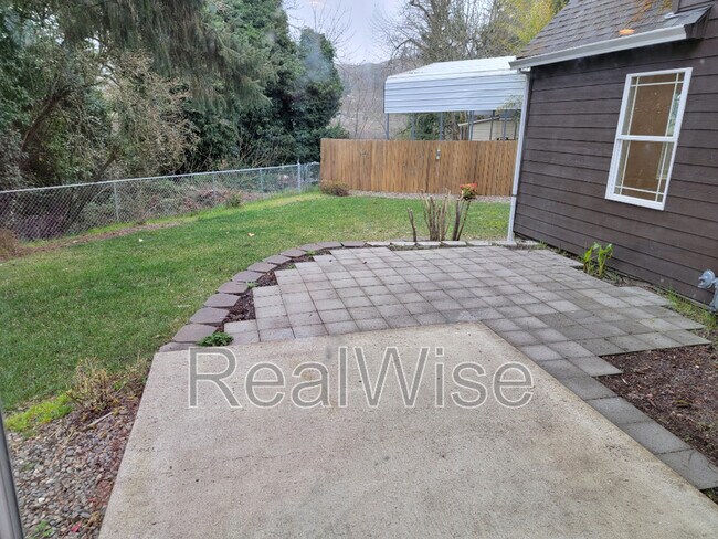 Building Photo - 344 W Selmar Ct