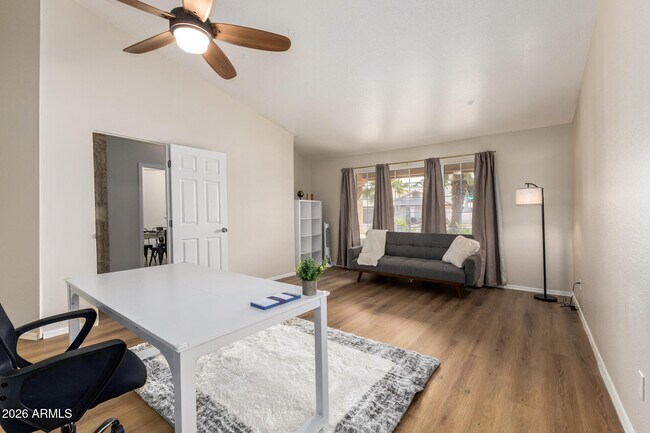 Building Photo - 6424 E Menlo St