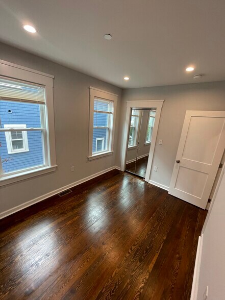 Building Photo - 31 Raymond Ave