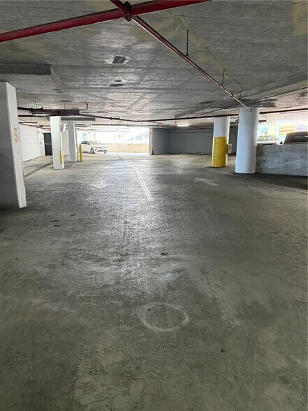 Building Photo - 888 Biscayne Blvd