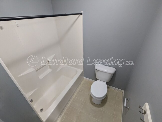 Building Photo - 35330 Oxford Ct