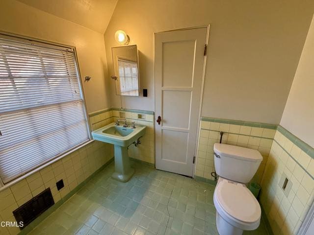 Building Photo - 1428 Oak St