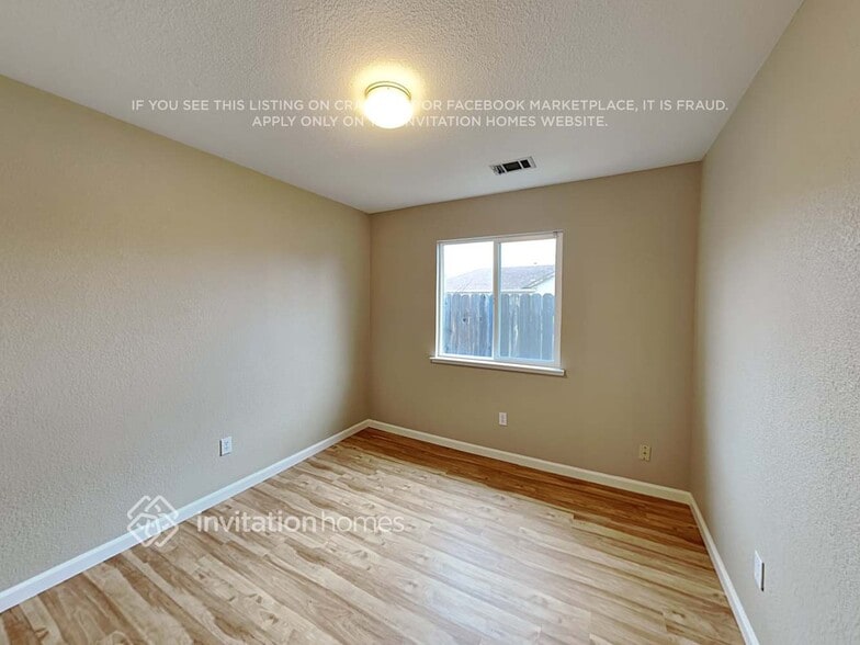 Building Photo - 1013 Bay Shore Dr