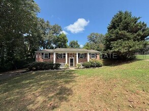 Building Photo - NEWLY UPDATED 4 BEDROOM IN CRESTWOOD HILLS...