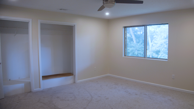 Building Photo - 140 Thompson St