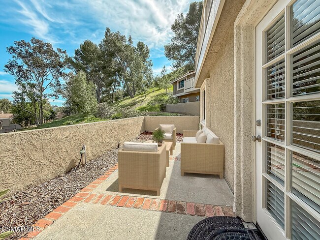 Building Photo - 576 Calle De Las Ovejas