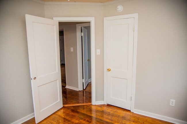 Building Photo - Newly Renovated 1/2 Off 1st Month!