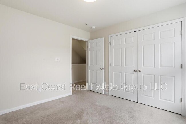 Building Photo - 5891 Bella Marie Wy