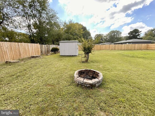 Building Photo - 3108 Waverly Dr