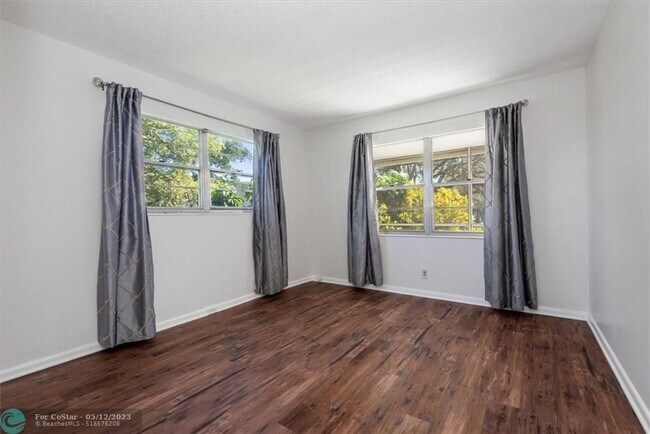 Building Photo - 37 Westbury E