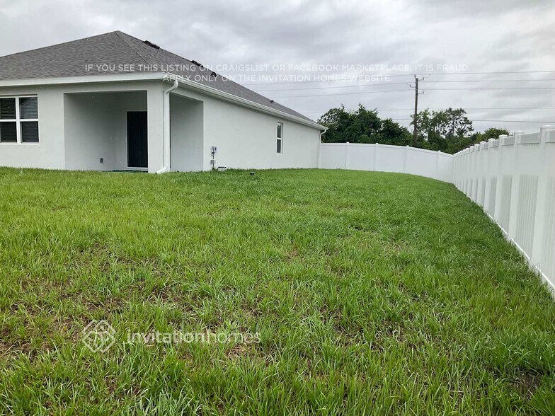 Building Photo - 1601 Wyoming Dr SE