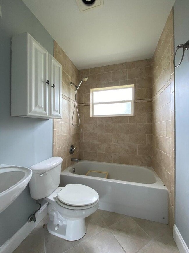 Building Photo - 11138 Ladino St