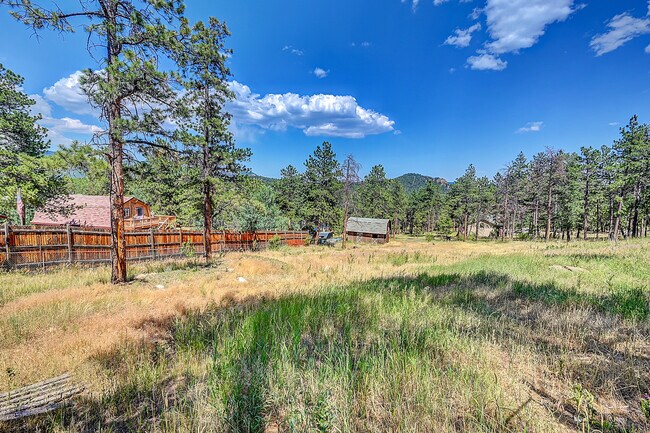 Building Photo - 205 Sioux Trail