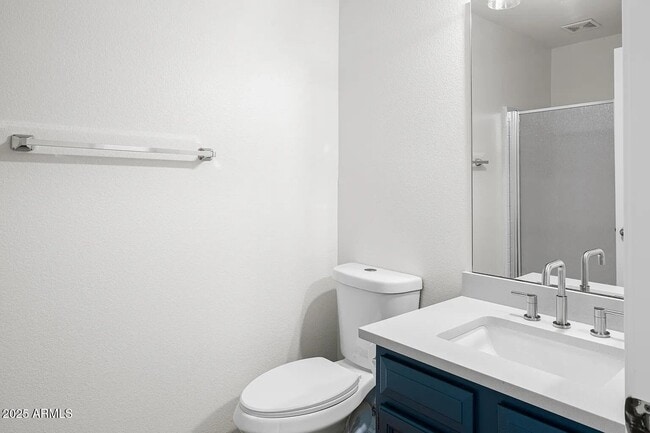 Building Photo - 1083 E Boston Ct