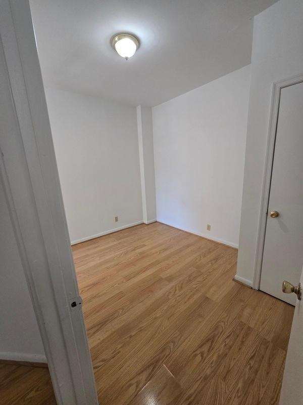 Building Photo - 503 W Grace St