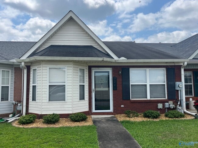 Primary Photo - 3241 Fieldstone Dr SW