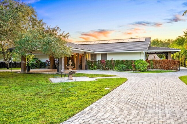 Building Photo - 9040 SW 110th Ave