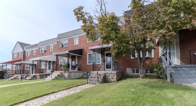 Building Photo - 3 Bedroom Home 21206
