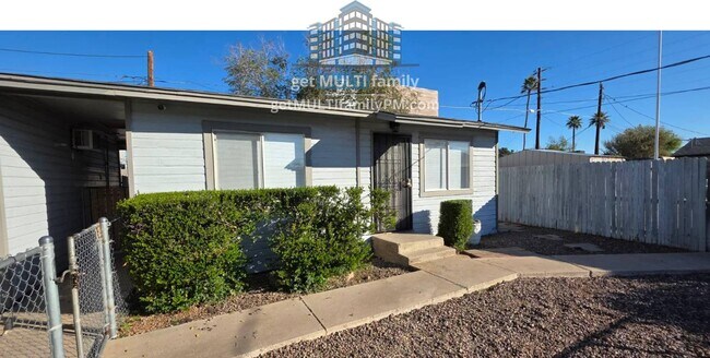 Building Photo - 3926 E Earll Dr