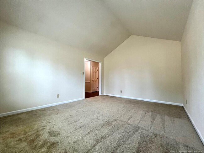 Building Photo - 6017 Lakeway Dr