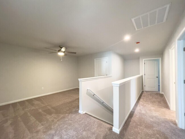 Building Photo - 107 Glen Forest Dr