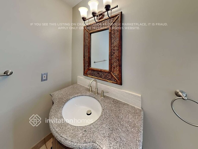 Building Photo - 6229 Ungerer St