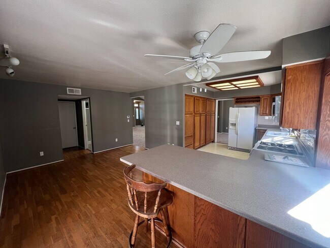 Building Photo - Stunning 4 Bedroom, 3 Bath Tierrasanta Hom...