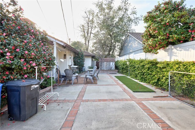 Building Photo - 2895 Woodlawn Ave