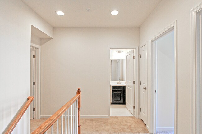 Building Photo - 13652 Endeavour Dr