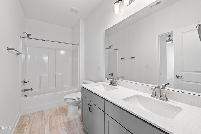 Building Photo - 115 Swain St