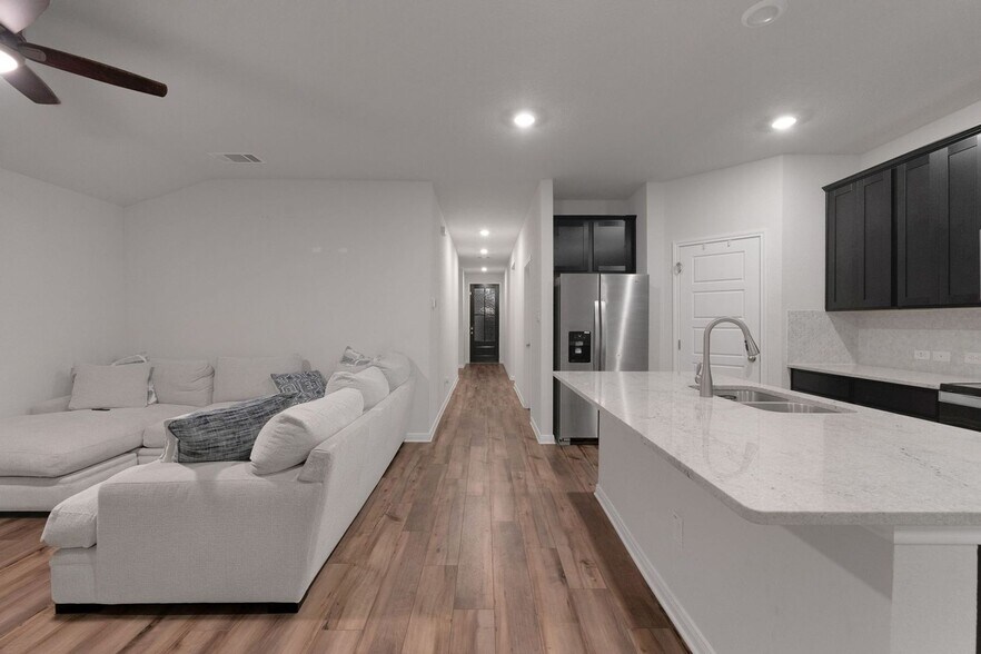 Building Photo - 3025 Charyn Wy