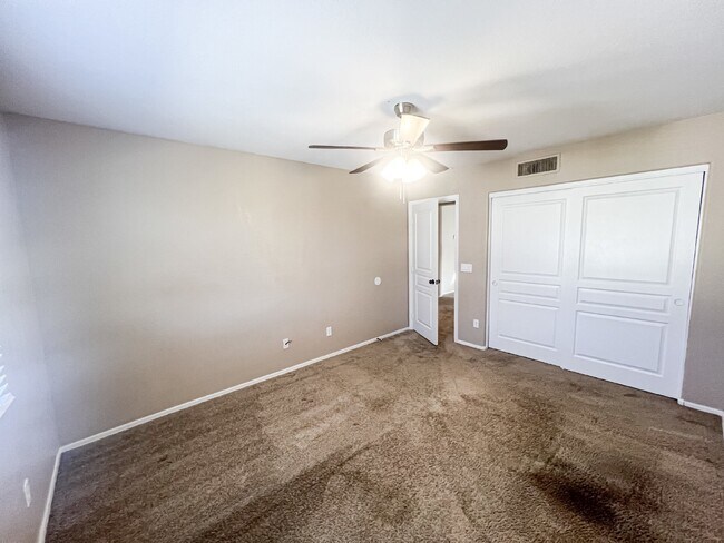 Building Photo - 7016 S 7th Ln