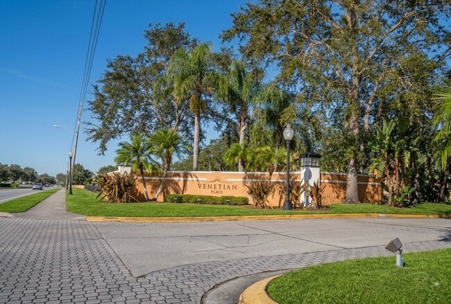 Building Photo - 4512 Commander Dr