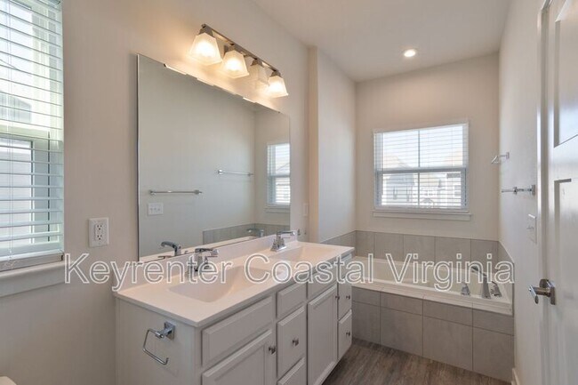 Building Photo - 137 Cedar Crst Dr