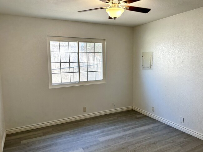 Building Photo - 9423 Eucalyptus St