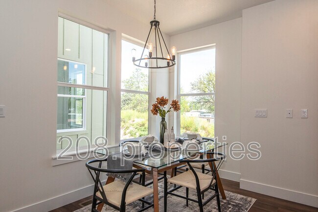 Building Photo - 479 E Violets Cv Ln