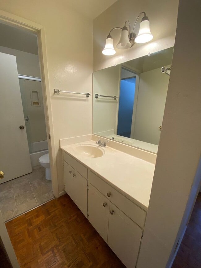 Building Photo - Condo in North Davis