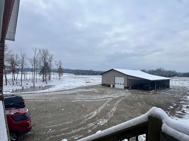 Building Photo - Gorgeous brick home with room to roam!