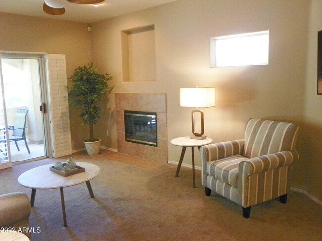 Building Photo - 8653 E Royal Palm Rd