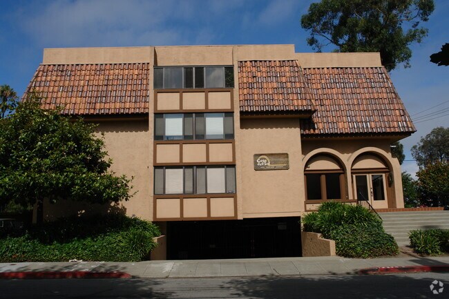 Building Photo - 1501 Howard Ave