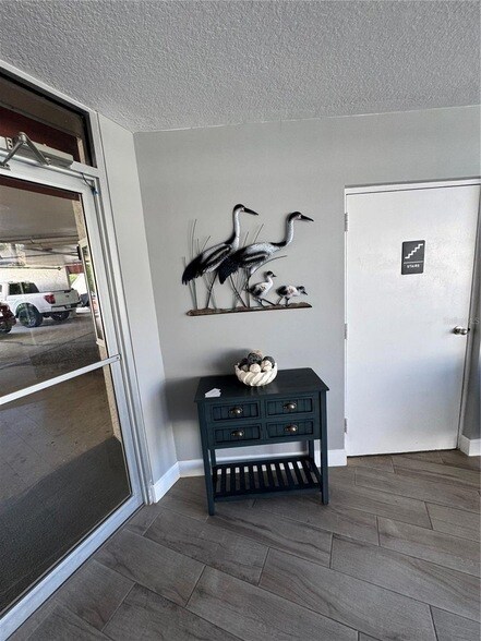 Building Photo - 5567 Sea Forest Dr