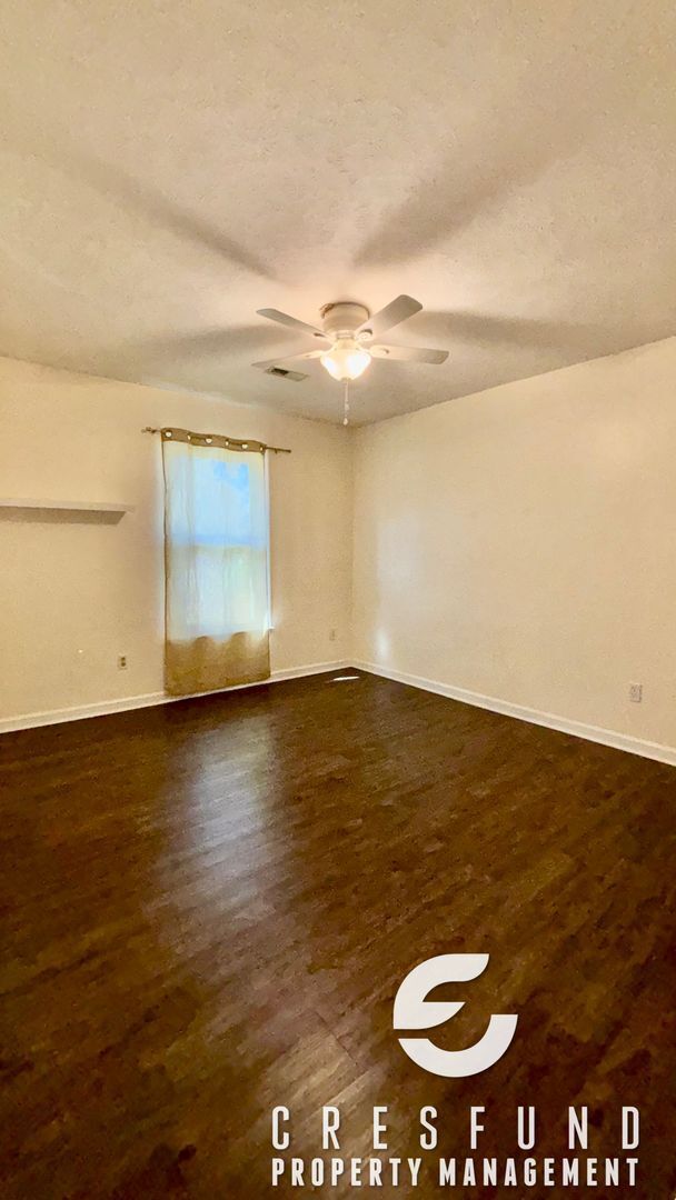 Building Photo - Charming 3 Bedroom, 2 Bath AVAILABLE NOW!