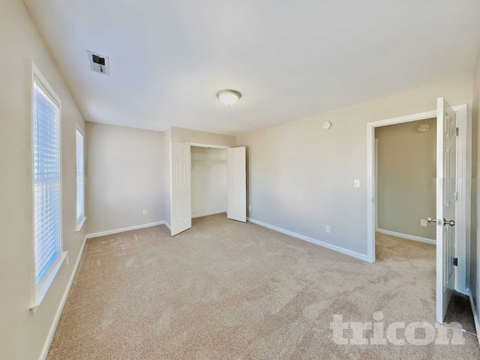 Building Photo - 376 Collinsworth Dr