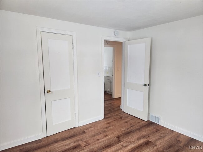 Building Photo - 437 Church St