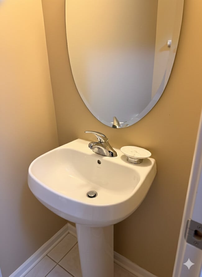 Building Photo - 1137 Brent Rd